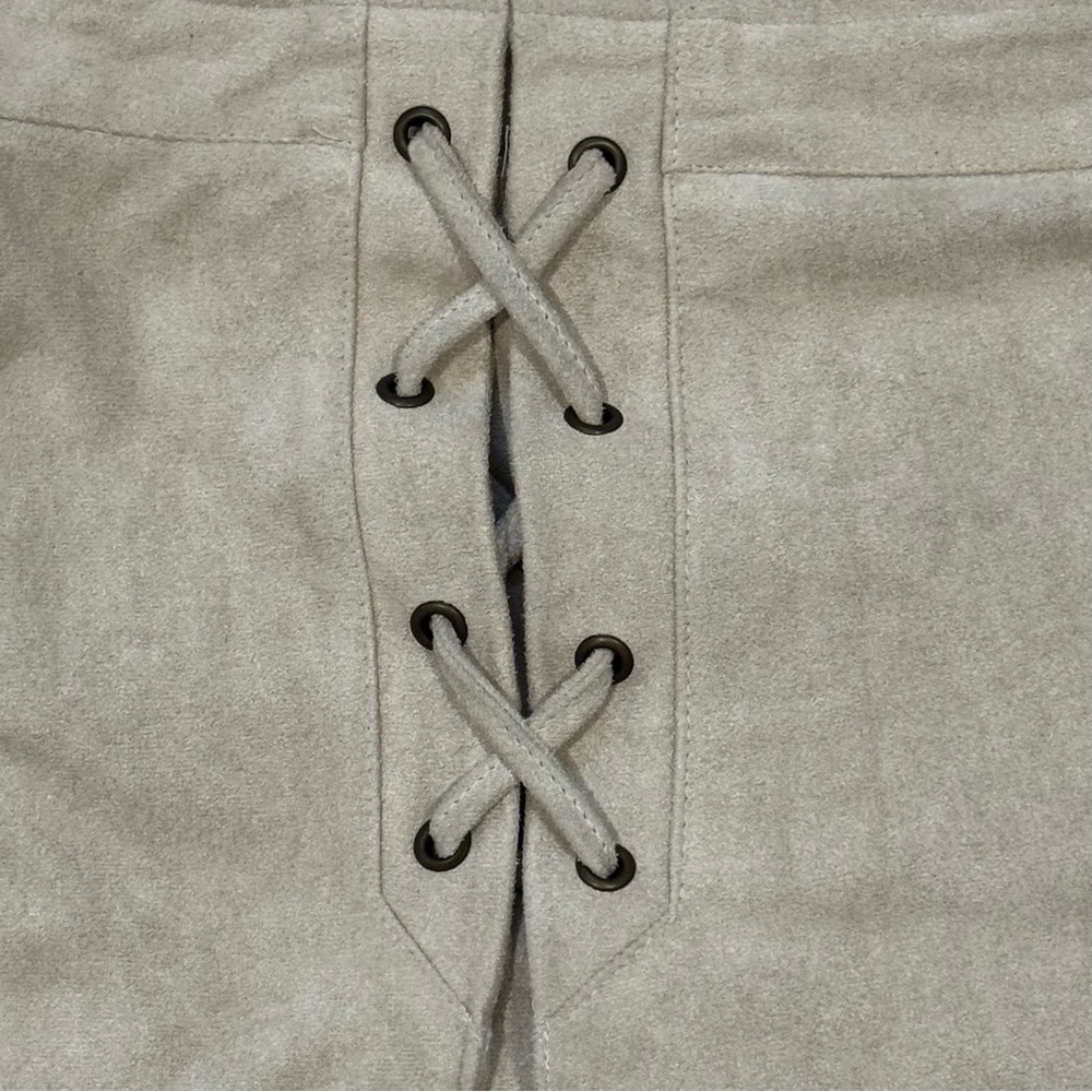 She + Sky Faux Suede Lace-Up Mini Skirt Natural Beige Tan Size M NWT $40 Boho - Picture 5 of 7